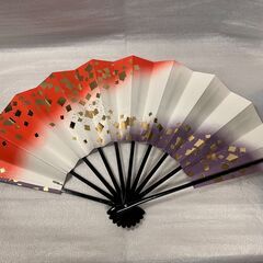 ②舞扇子　赤白紫・金色紙吹雪の画像
