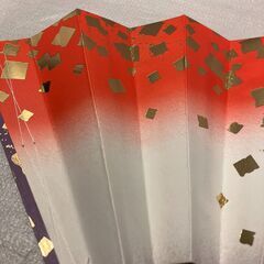 ②舞扇子　赤白紫・金色紙吹雪の画像