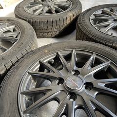 スタッドレスタイヤの画像