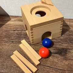 モンテッソーリ くるくるボールおとしの画像