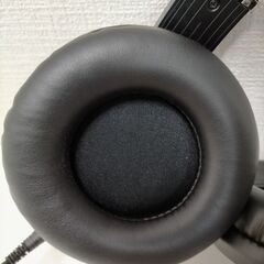  【美品】KAWAI SH-7 有線ヘッドホン　黒　電子ピアノ用　高遮音性 練習用 　スタイリッシュなデザイン　高音質を提供　 カワイ デジタルピアノに最適 変換プラグ付属 　251110-11Yの画像