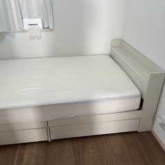 セミダブルベッドフレーム、マットレス