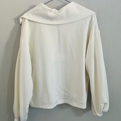 パーカーのようなトップスの画像