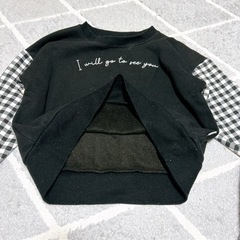 チェック柄トップスとパンツのセットの画像