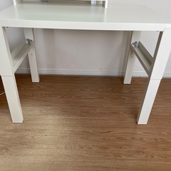 【限定】IKEA　机の画像