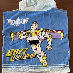 バズライトイヤーのポンチョタオルの画像