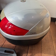 バイク　リアボックスの画像