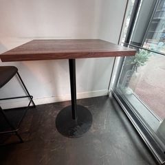 ハイテーブルの画像