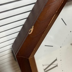 木製わく壁掛け時計の画像