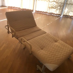 キャスター付きベッドの画像