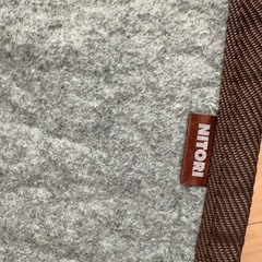 美品　こたつとニトリのラグの画像