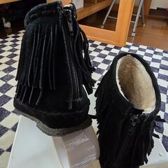 美品 スエードショートブーツ　フリジンブーツ24.0の画像