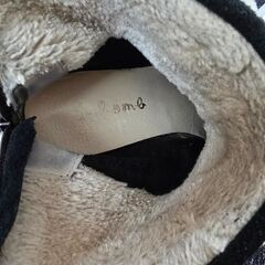 美品 スエードショートブーツ　フリジンブーツ24.0の画像