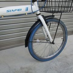 E681★9500円★　折りたたみ中古自転車【20インチ　白　リアサス付き 】 の画像