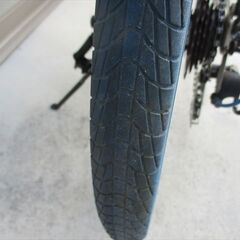 E681★9500円★　折りたたみ中古自転車【20インチ　白　リアサス付き 】 の画像