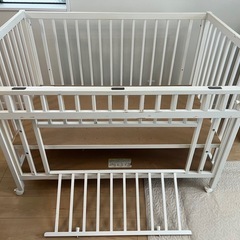 カトージ　ベビーベッド　レギュラーサイズの画像