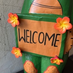 木製カエルの飾り　ウェルカムの画像