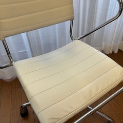 オフィスチェアの画像