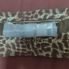 GUESS ヒョウ柄 ウエストポーチの画像