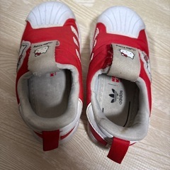 ハローキティ　アディダス　スニーカーの画像