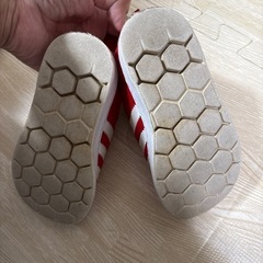 ハローキティ　アディダス　スニーカーの画像