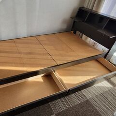 【引出し付きベッド／解体済みパーツお渡し】取説付きの画像
