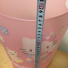ハローキティ エンジェル ラウンドリーバケツの画像