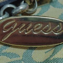 GUESS　総柄 イエローベージュ系 ウエストバッグの画像