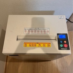 業務用シュレッダーの画像