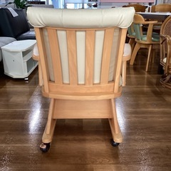 キャスター付き回転式チェア【町田市再生家具】252308の画像