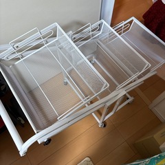 収納ラックの画像