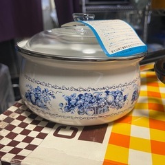 未使用！クリグラス　ホーロー16㎝両手鍋・片手鍋セット　【リサイクルショップ道楽屋】の画像