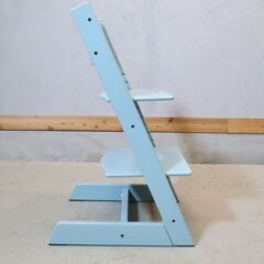 STOKKE(ストッケ)のキッズチェアーTRIPP TRAPP(トリップトラップ)/アクアブルー。幼児期から大人まで末永くお使い頂ける人間工学に基づいたベビーチェアーです！の画像