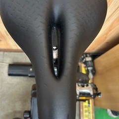 ハイガーハイエンドスピンバイク(手前)　HG-ZA-5000Fの画像