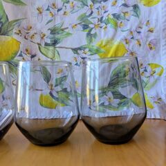 【IKEA  IVRIGグレー】ガラスコップ3個セットの画像