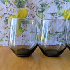 【IKEA  IVRIGグレー】ガラスコップ3個セットの画像