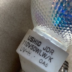 ハロゲンランプ　電球の画像