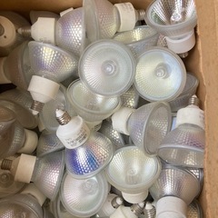 ハロゲンランプ　電球の画像