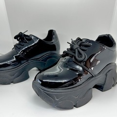 ブラック　厚底レースアップスニーカー　23.0〜23.5cmの画像