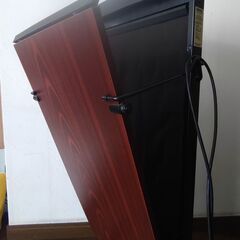 英国コルビー社のズボンプレッサーの画像