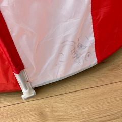 IKEA キッズ用テント　赤白青の画像
