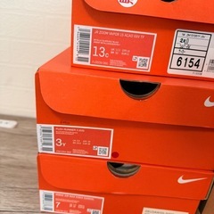 スニーカーの箱のみの画像