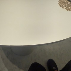 【高級】オシャレ丸テーブルの画像