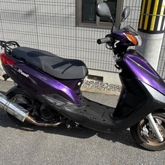 YAMAHA アクシストリート 125　実働の画像