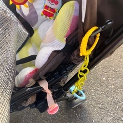 コンビベビーカー　背面クッションやカバー、おもちゃ付きの画像