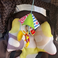 コンビベビーカー　背面クッションやカバー、おもちゃ付きの画像