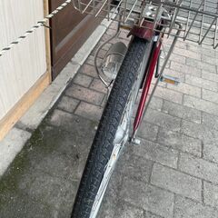 リサイクルショップどりーむ荒田店　No569 自転車　シティサイクル　２７インチ　ギア切り替え付き♪　LEDオートライト付き♪　後輪泥除け割れありのため番線で補強の画像