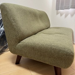 美品✨コンパクト2人掛けソファ グリーン 北欧風 木脚付きの画像