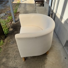 ＋1000円で京都市付近配達可能です。　IKEA 1人がけソファ　SOLSTAの画像