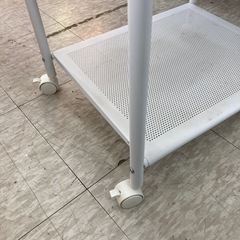 【ジモティー割引で最大15％OFF⭐️】キッチンラック キャスター付きの画像